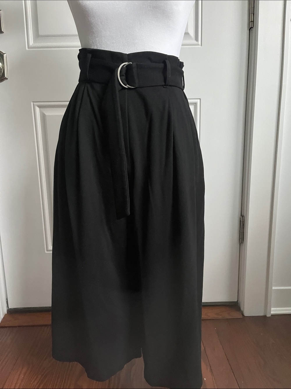 Uniqlo Cotton Blend Black High Waisted  Culottes